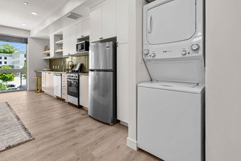 Full sized washer/ dryer in unit